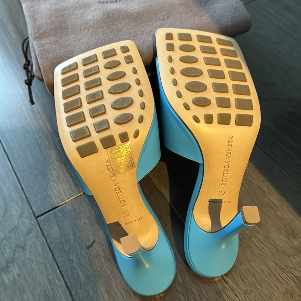 NWT Bottega Veneta Sky Blue Sandal - Picture 3 of 3